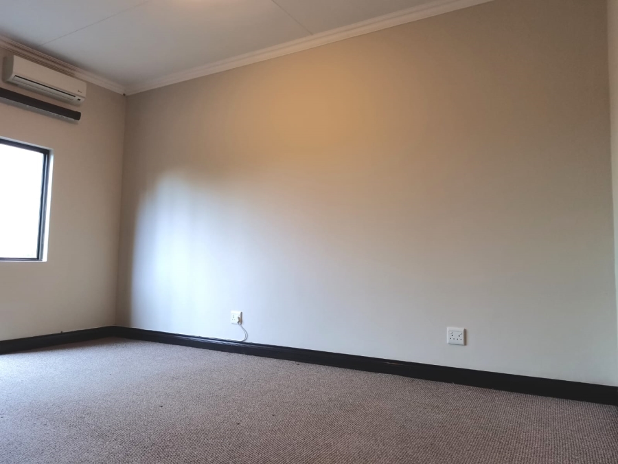 To Let 3 Bedroom Property for Rent in Woodland Hills Free State